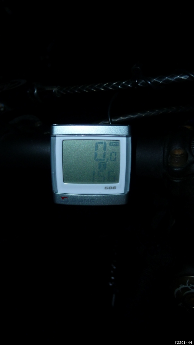 想買人生第一台車，但是這台車配備好像跟原廠車都不一樣!?