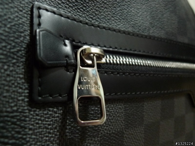 情人節禮物~Louis Vuitton 男生側背包