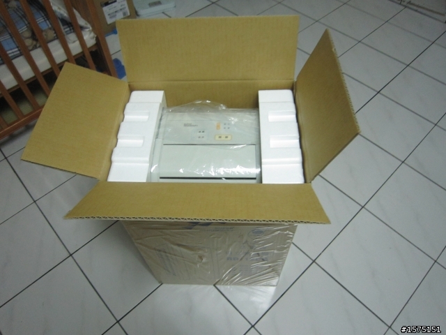 [新手開箱]日立除濕機RD-12CG......不想打廣告 可是真的好便宜