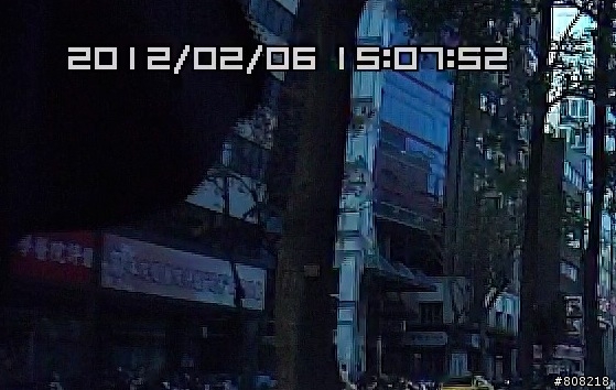 請問有沒有人知道，為什麼行車記錄器(DOD F880HD)拍的影片總有鋸齒狀？