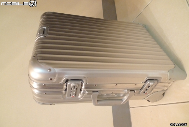Rimowa 944.52 與 LV M40587 不專業開箱