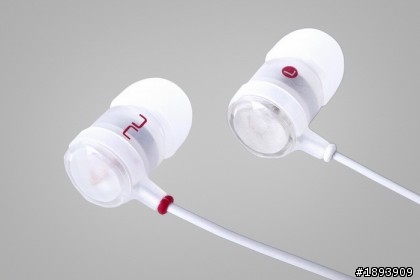 意外見到的 Nuforce 770x  分享  同場加映 新款的 600x