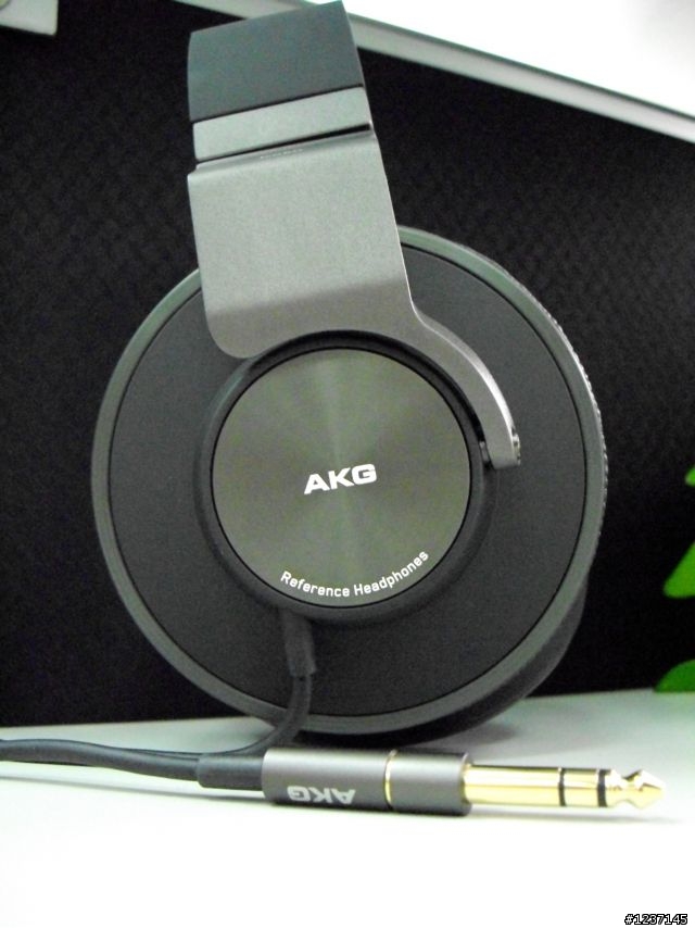 [開箱] AKG K550
