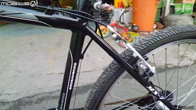 想買人生第一台車，但是這台車配備好像跟原廠車都不一樣!?