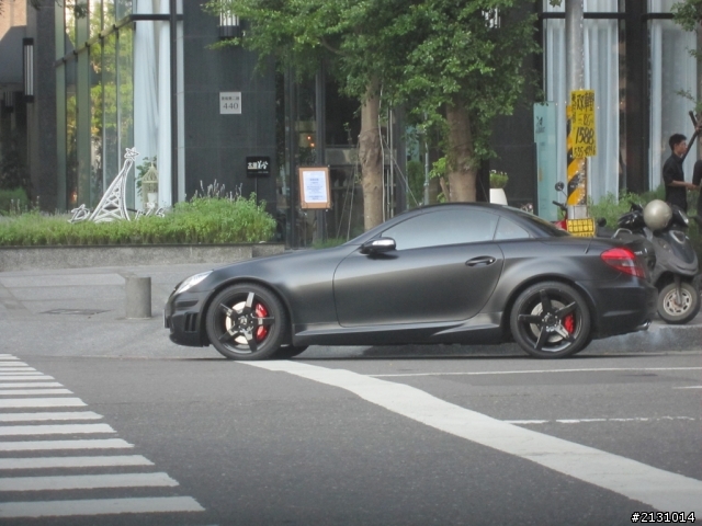 AMG 和 M