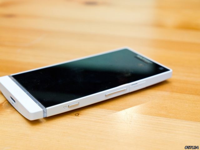 [圖多]  難以抵抗的誘惑 XPERIA S !