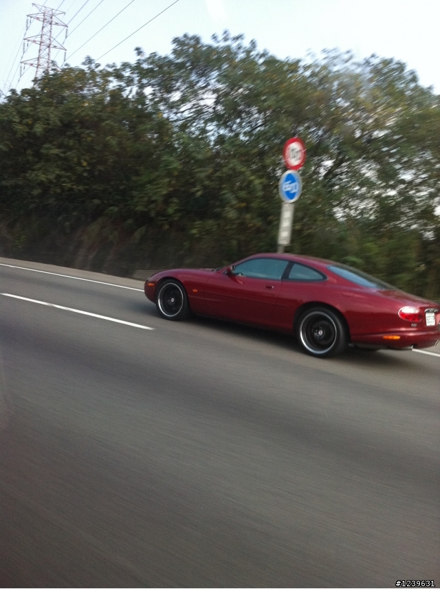 我不知道這是什麼車?應該是美國車系吧!