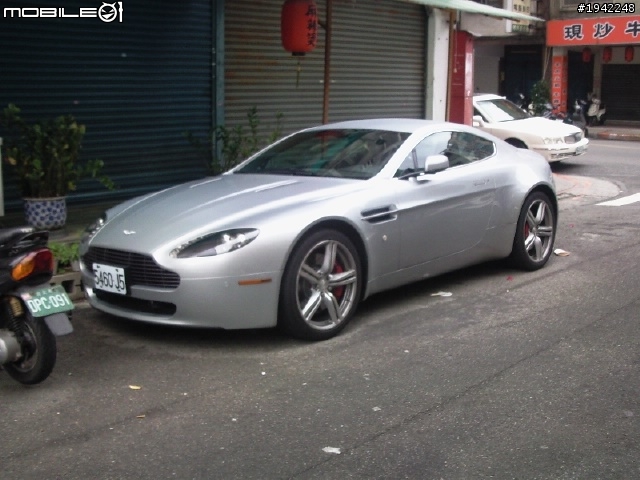 美規的Aston Martin