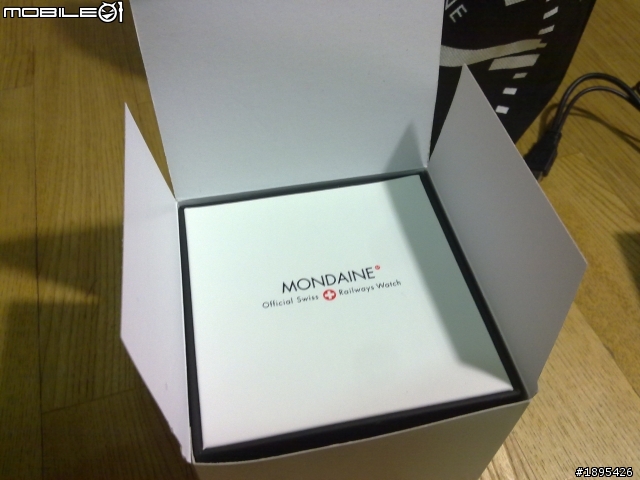 平價錶簡易開箱 MONDAINE