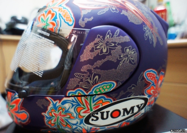 [開箱] Suomy Apex 2011 Flowers