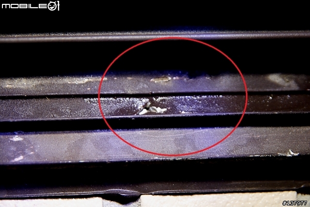 鋁窗框一堆傷痕，要叫建商砍掉重作嗎？＂急＂拜託各位幫忙看一下