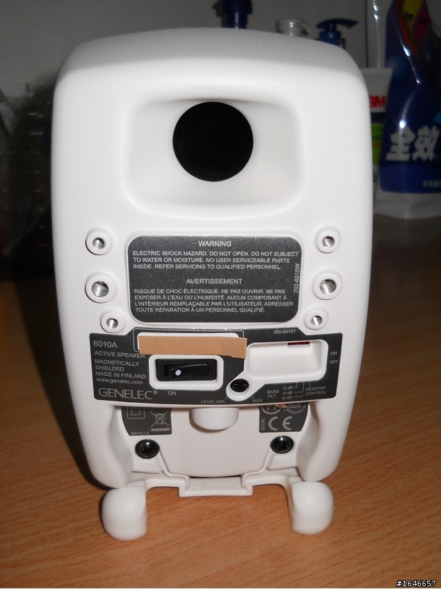 [開箱][MOBILE 01此品牌首發]  精緻可愛迷你型主動式喇叭新品開箱  GENELEC 6010A