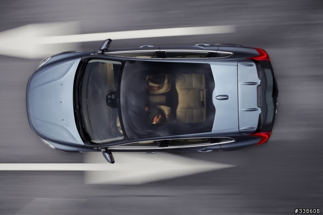 Volvo V40 官方照片搶先曝光了 (更新影片+更多照片)