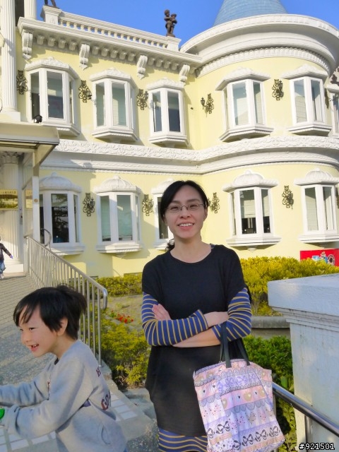 台南移民署，真是拍照好景點，天氣很好，拍起來像出國，不過周邊景物就弱掉了