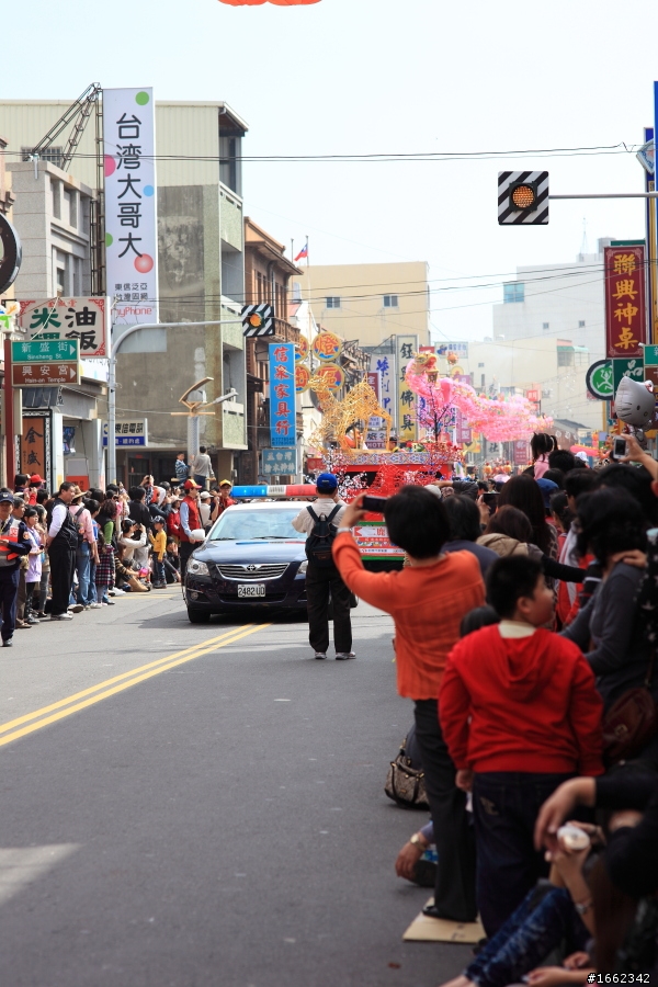 2012/2/6 鹿港燈會:很可怕又沒秩序的踩街遊行