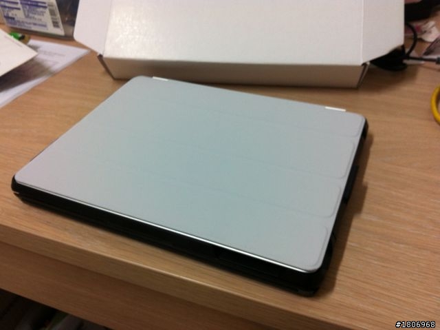 還是敗了一個iPad2專用的羅技折疊鍵盤