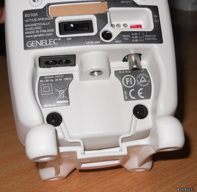 [開箱][MOBILE 01此品牌首發]  精緻可愛迷你型主動式喇叭新品開箱  GENELEC 6010A