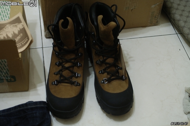 [開箱]哈爾濱行前裝備準備；Danner Combat Hiker Boots 43513X、手、內衣褲、襪子...等