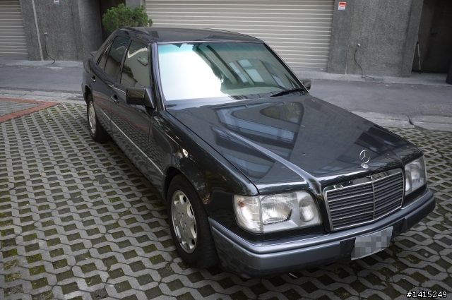 請問1993年出廠的W124 E220殘值多少錢呢(上傳照片囉)