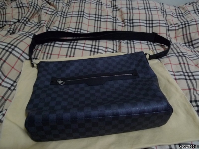 情人節禮物~Louis Vuitton 男生側背包