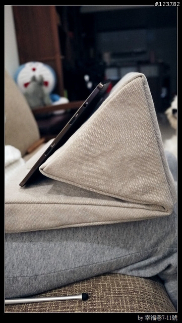 開箱。IPEVO Cushi 2 客廳專用 iPad 2 靠枕