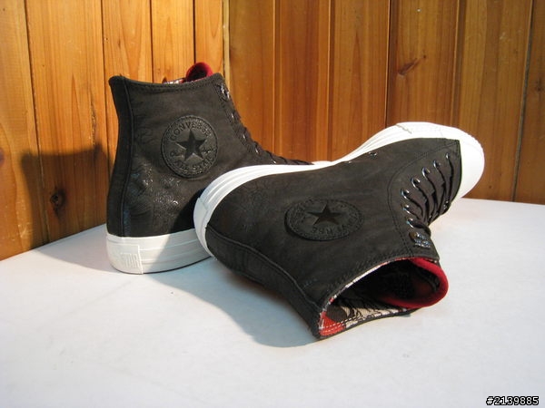 Converse All Star今年初上市的龍年限定版