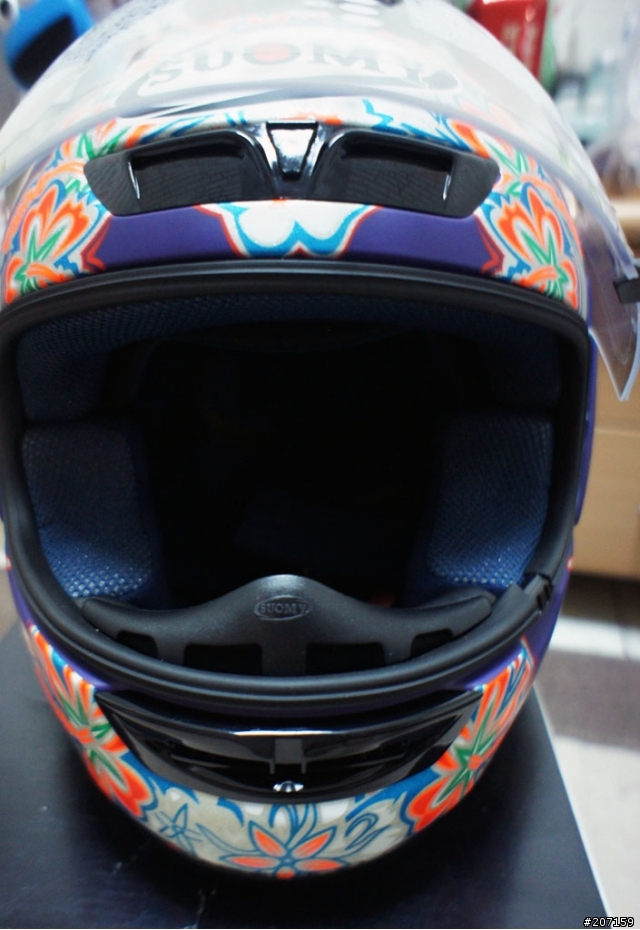 [開箱] Suomy Apex 2011 Flowers