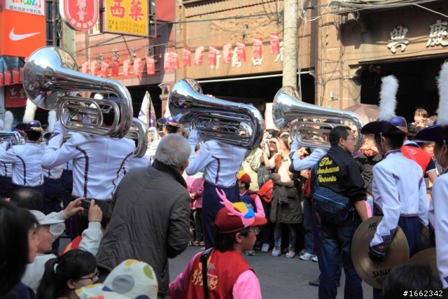 2012/2/6 鹿港燈會:很可怕又沒秩序的踩街遊行