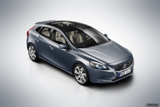 Volvo V40 官方照片搶先曝光了 (更新影片+更多照片)