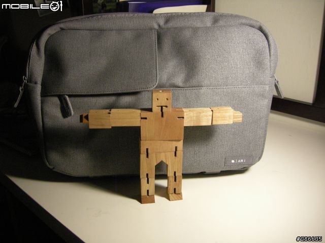 CubeBot[開箱]Incase Ｘ Ari Marcopoulos   聯名設計攝影包（圖多）