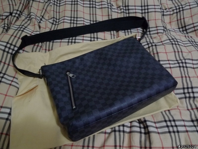 情人節禮物~Louis Vuitton 男生側背包