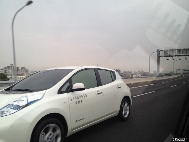 條子杯杯改開電動車 nissan leaf
