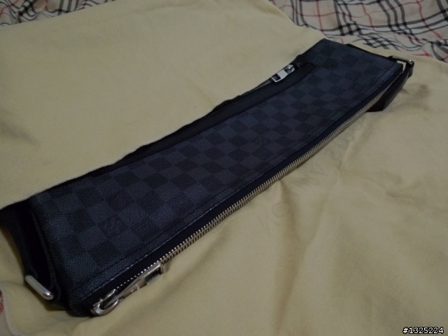 情人節禮物~Louis Vuitton 男生側背包