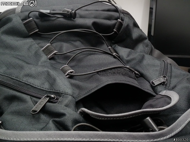 [開箱] 帶大腳架旅遊Lowepro CompuRover AW 羅普 電腦羅孚客 相機後背包