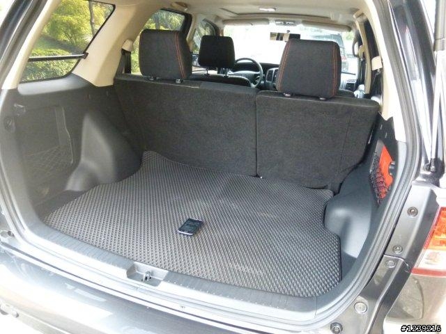 2012年3月30號 Ford Escape 2.3XLT 深灰色 簡易開箱分享