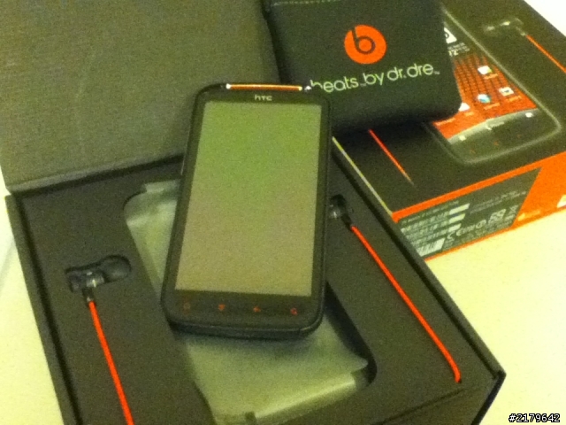 預購了 HTC one X (大家都預購什麼顏色呢XD)