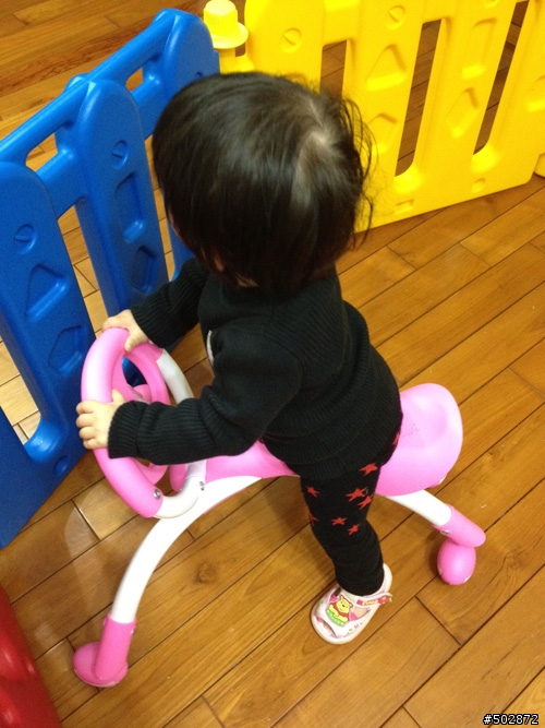 <開箱>小杜麗的IIMO三輪車+YBIKE學步車PEWI