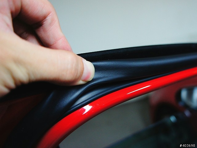 [分享]GTI6質感又提升一步了...原廠車門隔音條...