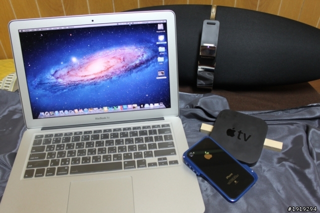 當Apple TV 2遇上Zeppelin Air...