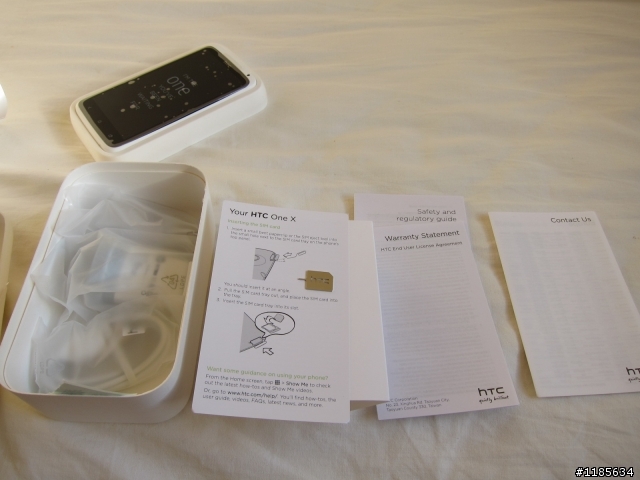 [澳洲] HTC One X 開箱 （疑似淺黃斑又出現）