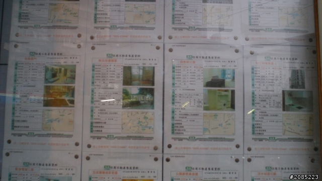 市府站廣告看板