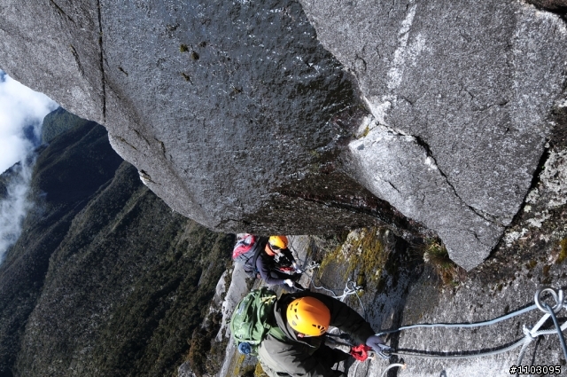 [神山-沙巴] 神山加碼極限攀岩Via Ferrata-Low's Peak Circuit 差點回不來了20120228