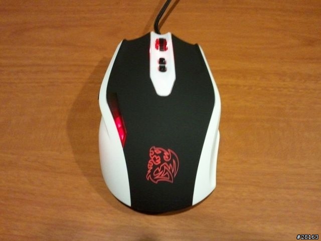 [開箱] Tt eSports 黑者電競滑鼠 白化版 使用心得
