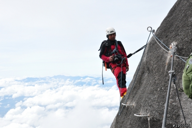 [神山-沙巴] 神山加碼極限攀岩Via Ferrata-Low's Peak Circuit 差點回不來了20120228