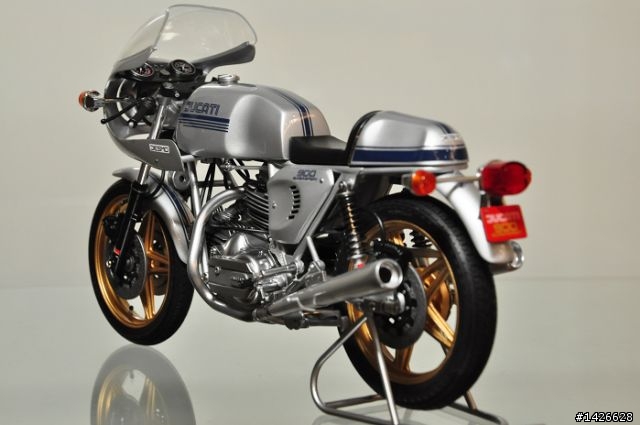 機車聰聰聰 --- 1/12  DUCATI 900SS 製作分享