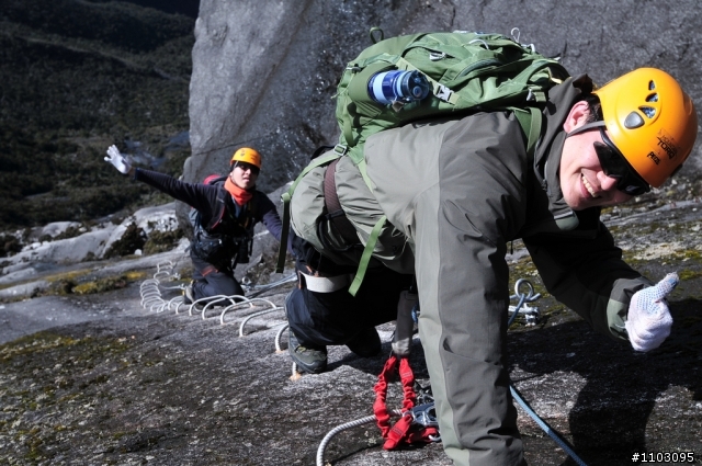 [神山-沙巴] 神山加碼極限攀岩Via Ferrata-Low's Peak Circuit 差點回不來了20120228
