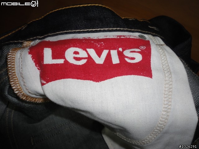 [開箱] 不專業的開箱文~美版LEVI S RED 511 SKINNY 重磅養褲小直筒牛仔褲