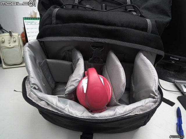 [開箱] 帶大腳架旅遊Lowepro CompuRover AW 羅普 電腦羅孚客 相機後背包