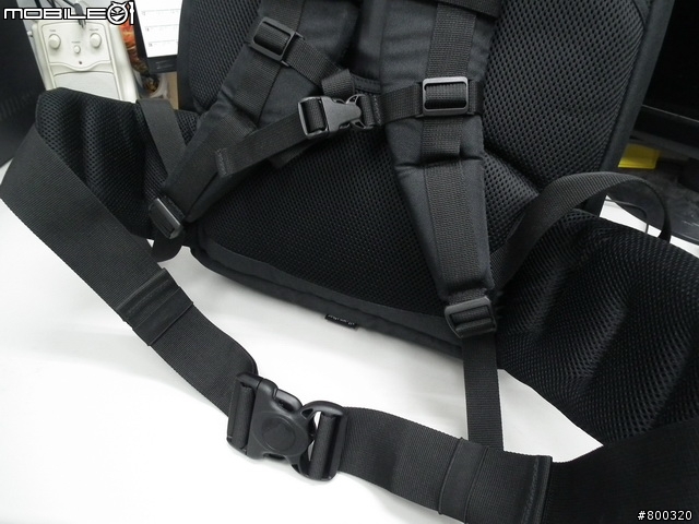 [開箱] 帶大腳架旅遊Lowepro CompuRover AW 羅普 電腦羅孚客 相機後背包