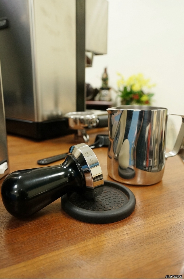 「開箱」RANCILIO SILVIA咖啡機及RANCILIO ROCKY磨豆機